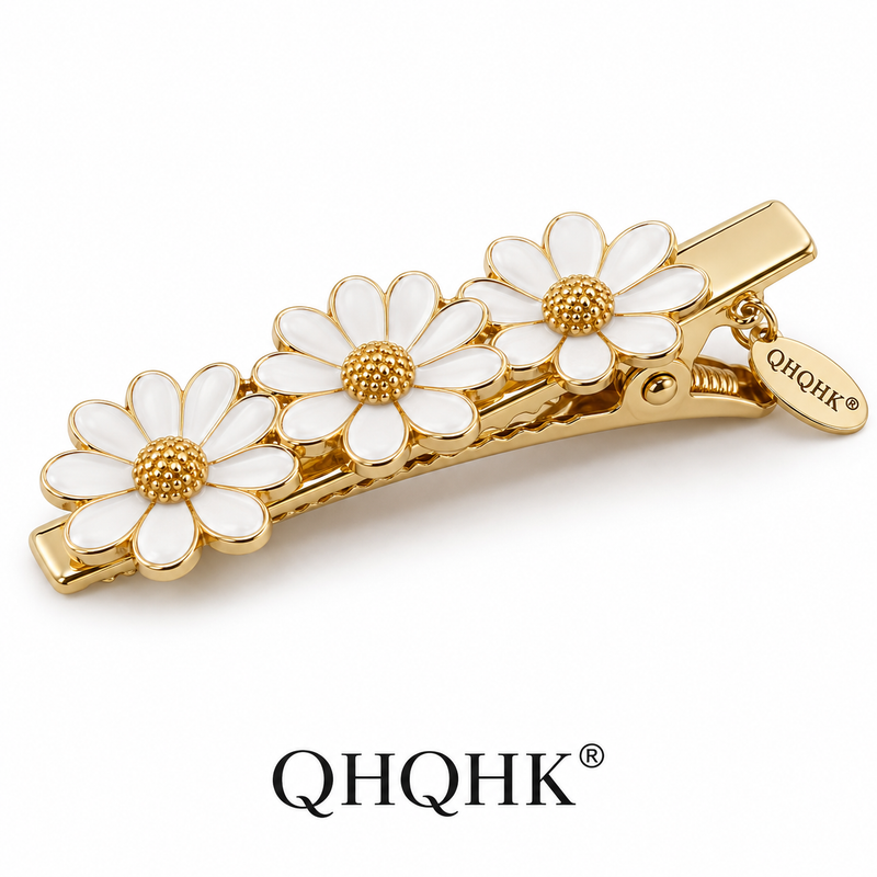 QHQHK® Daisy Enamel Hair Clip in White - Main product view
