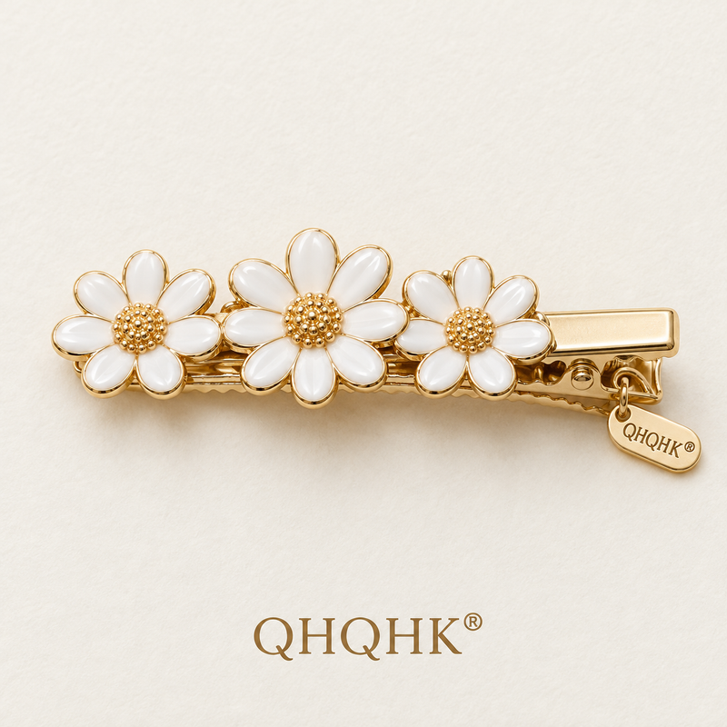 QHQHK® Daisy Enamel Hair Clip in White - Overhead view
