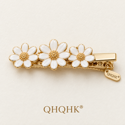 QHQHK® Daisy Enamel Hair Clip in White - Overhead view